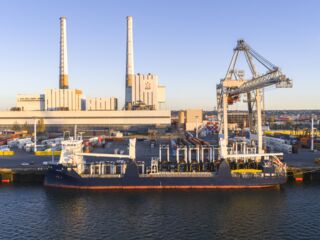 Hanseatic Global Terminals Le Havre takes a delivery of 14 Kalmar Hybrid Straddle Carriers
