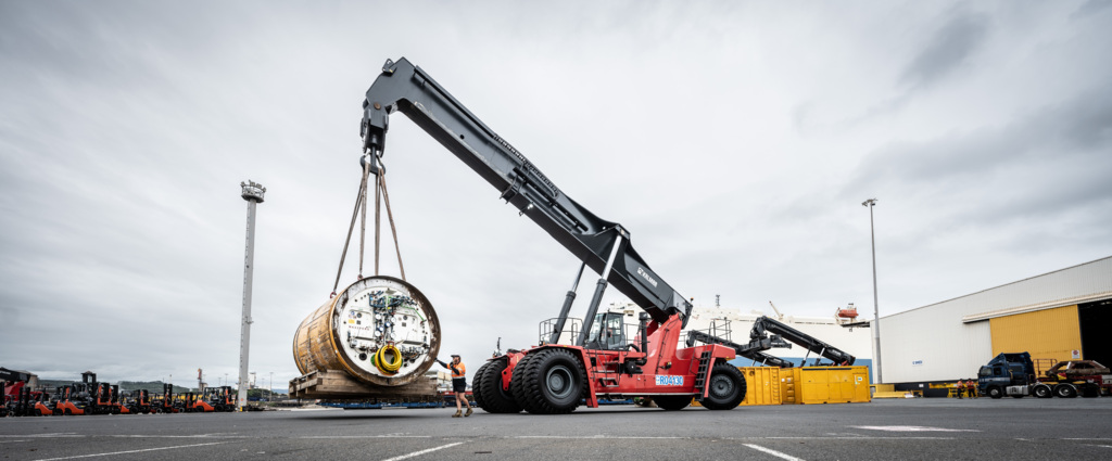 Super Gloria reachstacker - Port Kembla - Australia (4)