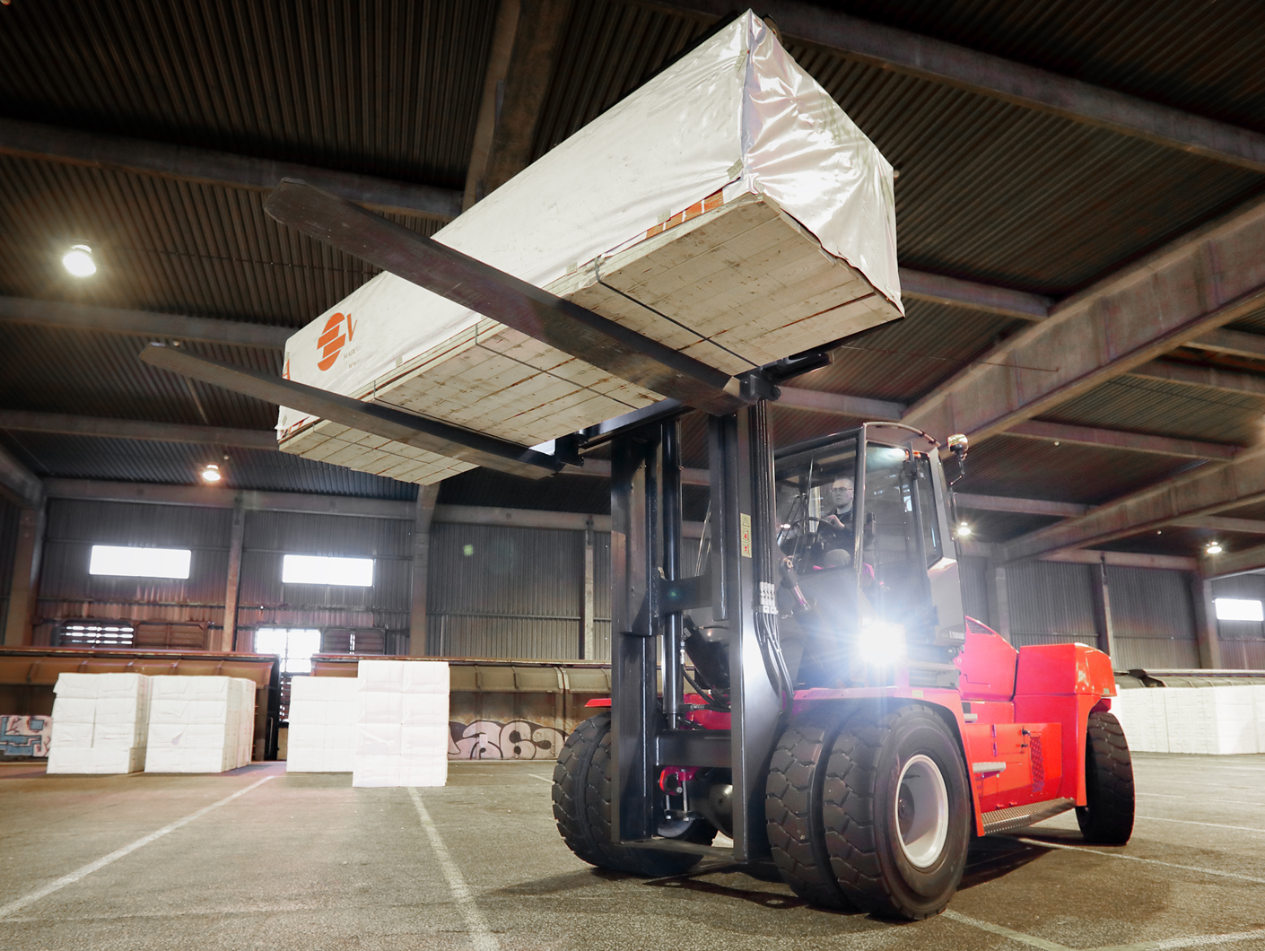 Carretilla elevadora Essential 10-18 toneladas