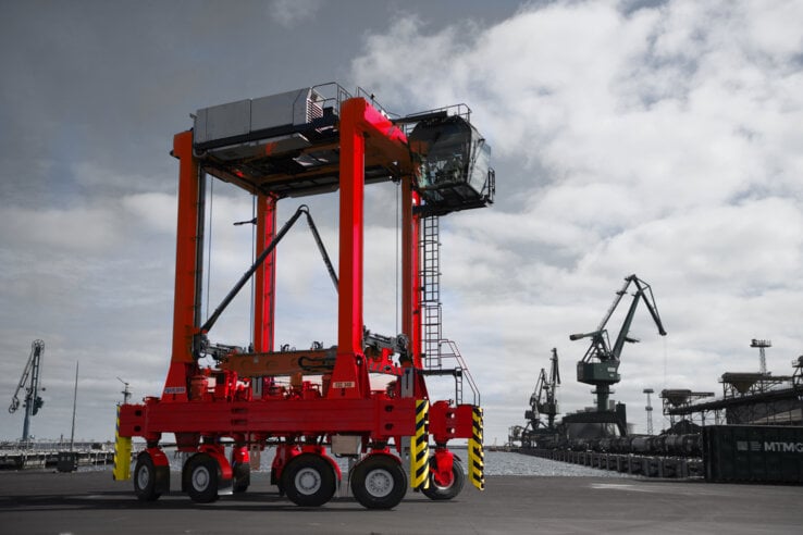 Straddle Carriers