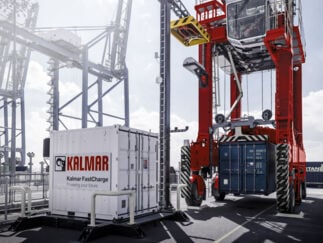 Straddle Carrier Eléctrico Kalmar